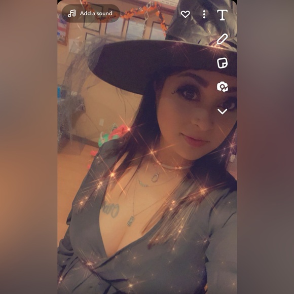 Meet your Posher, Celena - Picture 2 of 9